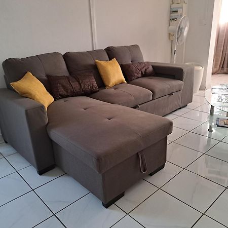 Апартаменти Appart A La Res Andy Accueillant 1 A 5 Pers Arrive Autonome , 2 Places De Parking Dans La Cour Devant La Maison Сен-Дені Екстер'єр фото