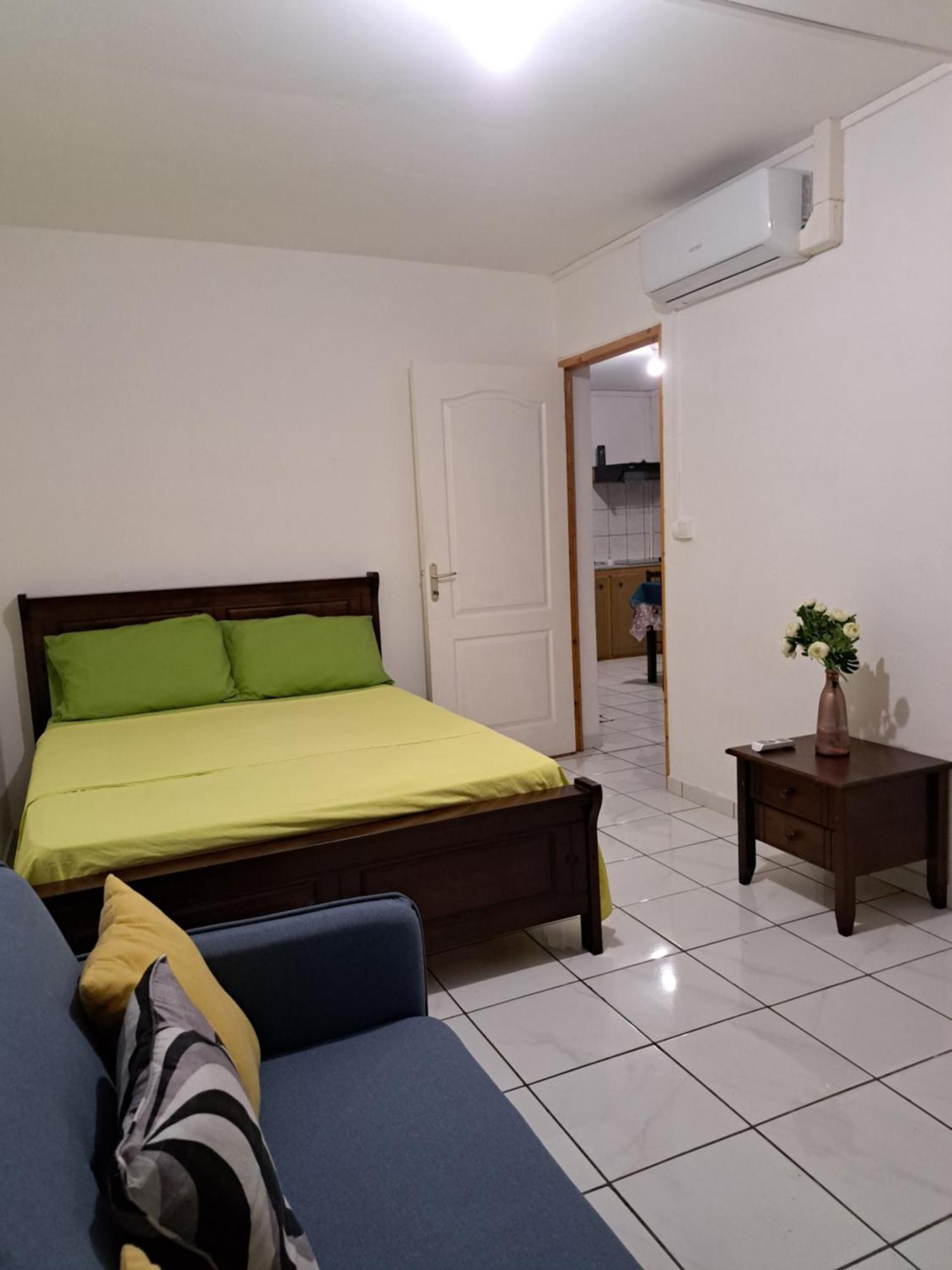 Апартаменти Appart A La Res Andy Accueillant 1 A 5 Pers Arrive Autonome , 2 Places De Parking Dans La Cour Devant La Maison Сен-Дені Екстер'єр фото